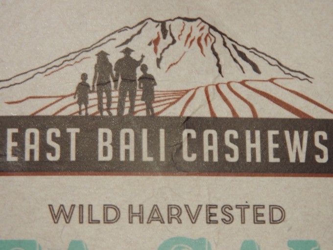 East Bali Cashewsのパッケージ