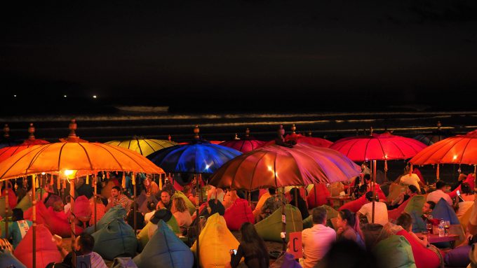 バリ島スミニャックにあるラプランチャの夜