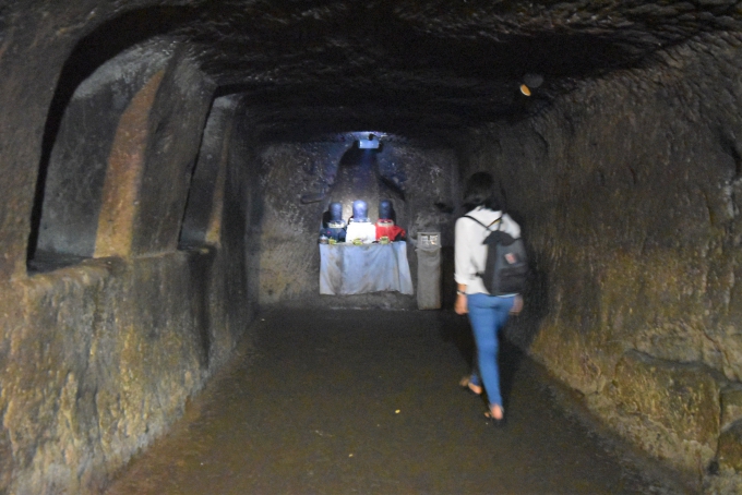 バリ島ゴアガジャの洞窟内